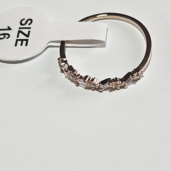 *Sale* Gold Tone Dainty Clear Round And Rectangular Rhinestone Ring Size 5.25 - Picture 12 of 12